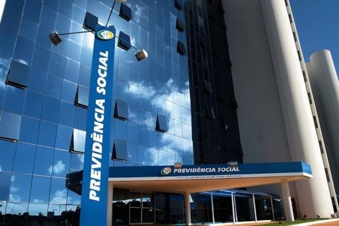 Governo anuncia reajuste de 4,77% para benefícios do INSS acima do salário mínimo