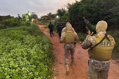 Polícia cumpre mais de 30 mandados após série de homicídios em Altos e Alto Longá