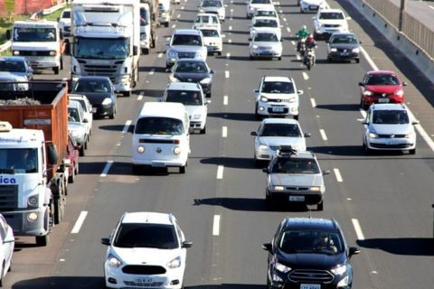 Entenda quem pode obter isenção e descontos no IPVA e IPTU em 2025